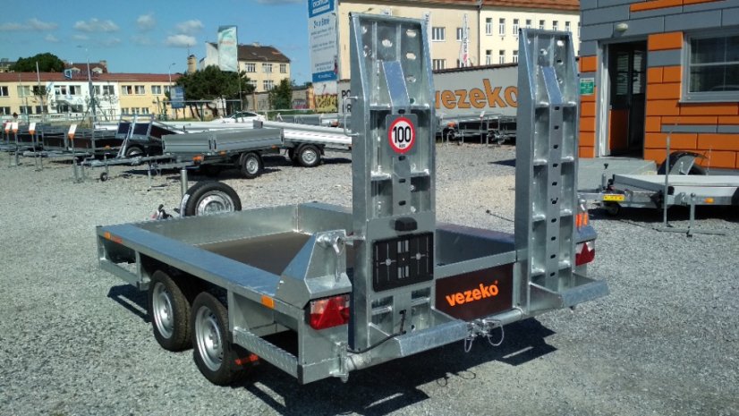 Vlek k přepravě stavebních strojů