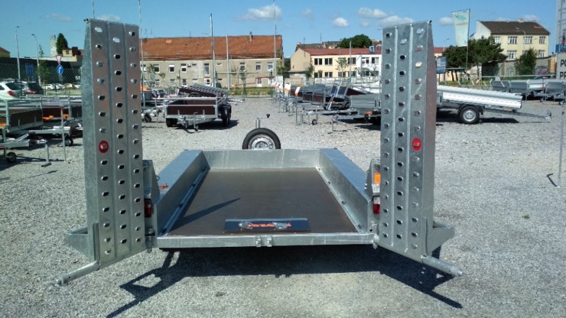 Vlek k přepravě stavebních strojů